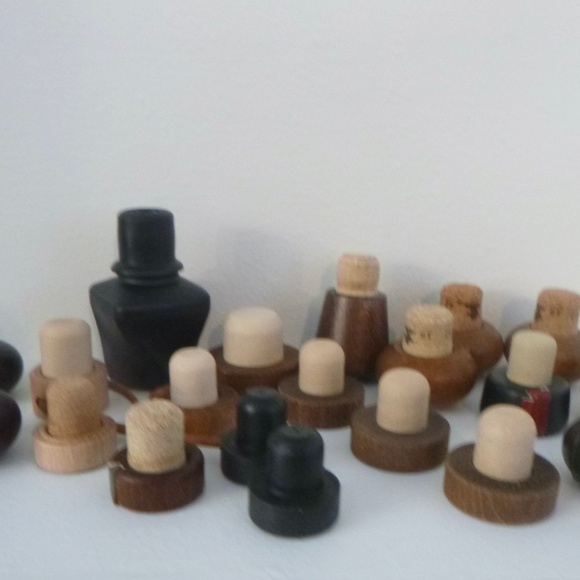 OVER 20 TEQUILA BOTTLE CORKS TOPS STOPPERS - Picture 1 of 11